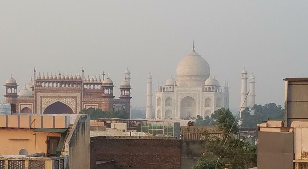 Hotel Sai Palace Walking Distance From Taj Mahal--View Of Taj Mahal Agra  Exterior photo