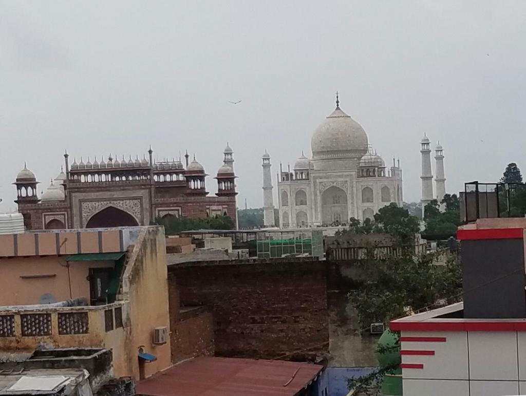 Hotel Sai Palace Walking Distance From Taj Mahal--View Of Taj Mahal Agra  Exterior photo